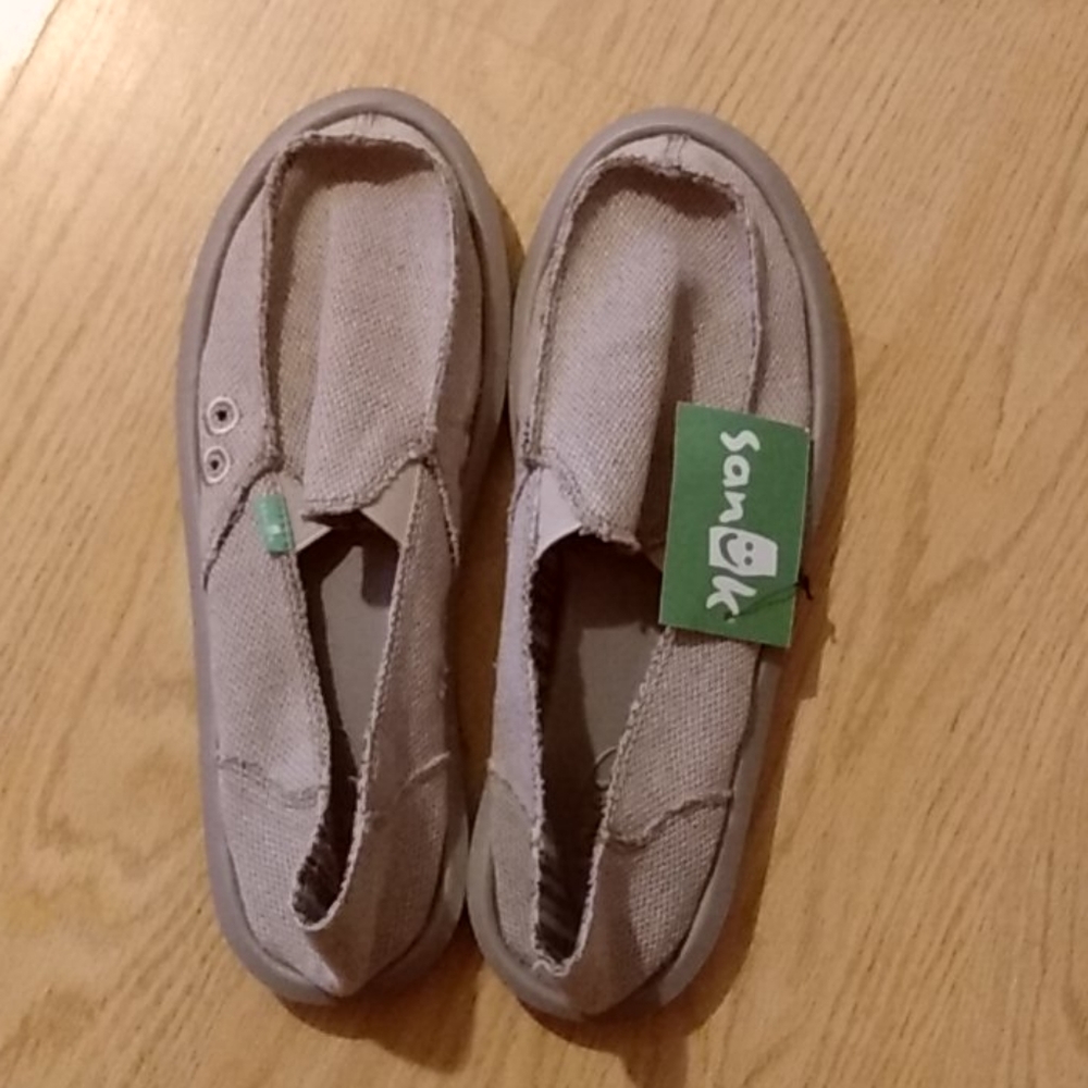 Sanuks